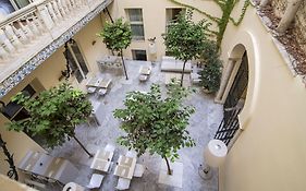 Petit Palace Santa Cruz